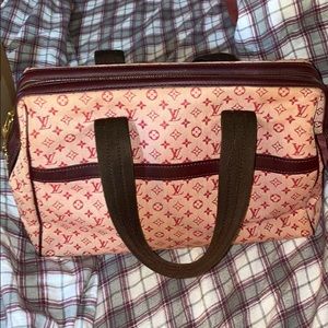 Louis Vuitton bag w authentication papers & cover